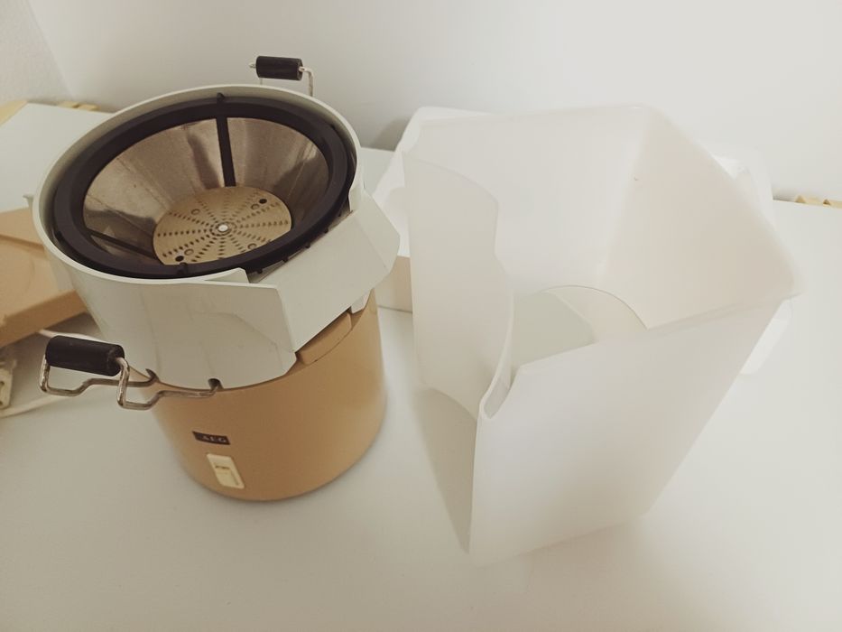 Máquina de sumos AEG vintage