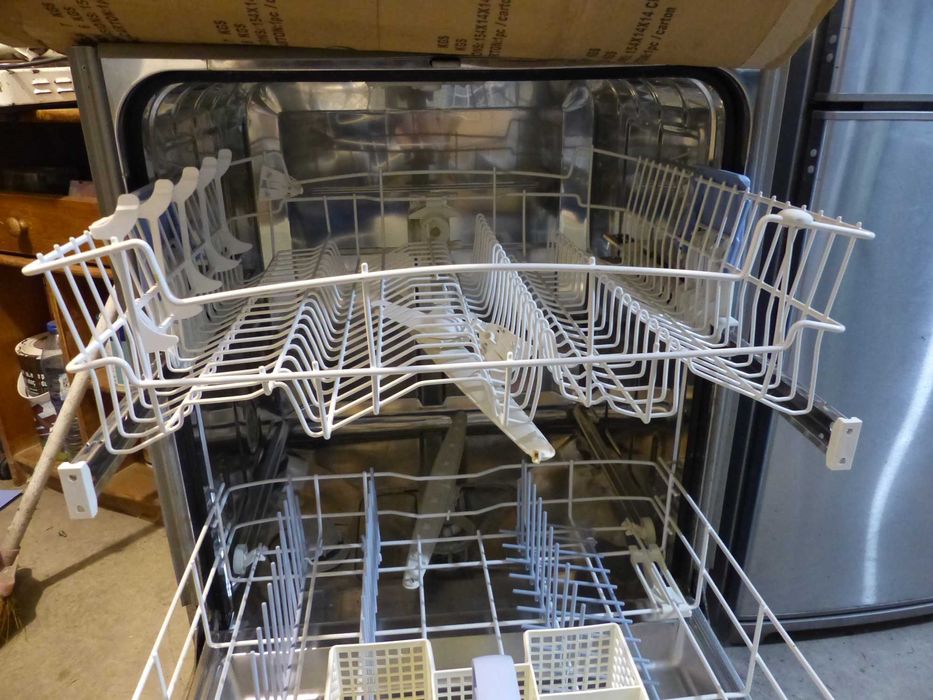 Máquina de lavar loiça whirlpool como nova