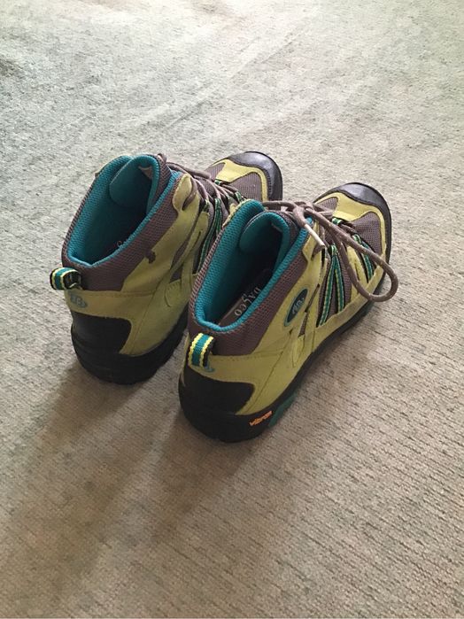 Трекінгові боти. Vibram