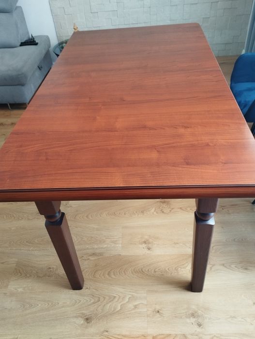 Sprzedam stół do salonu