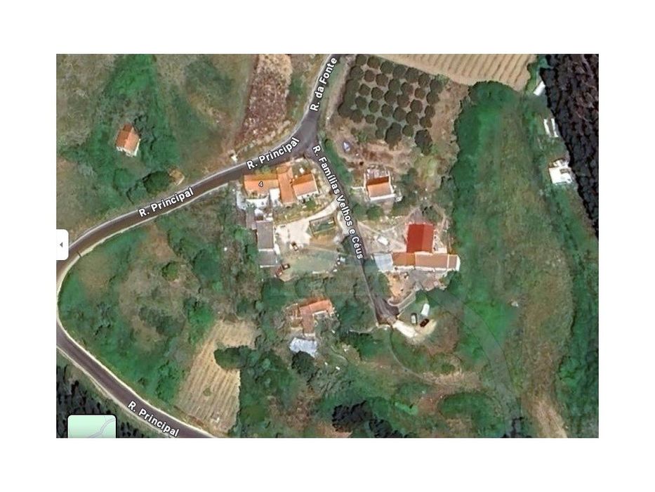 Vende-se Terreno com 990m2 e Moradia Rústica de 115m2 para Recupera... — Torres Vedras (São Pedro, Santiago, Santa Maria Do Castelo E São Miguel) E Matacães, Lisboa