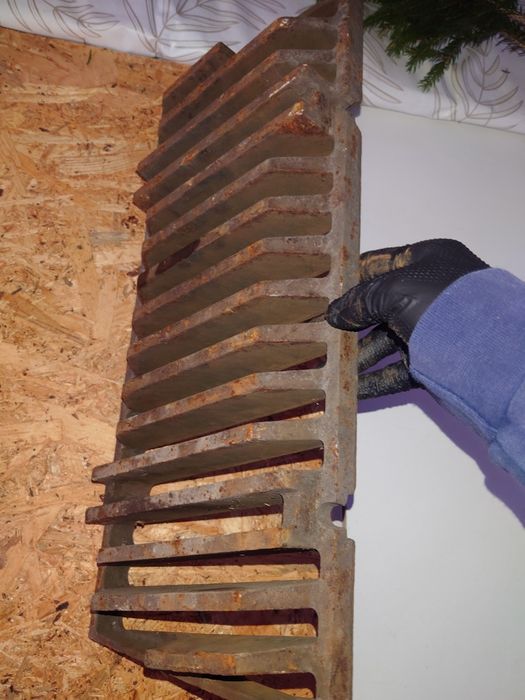 Ruszt do kominka gruby masywny palenisko 1szt cena 80zł