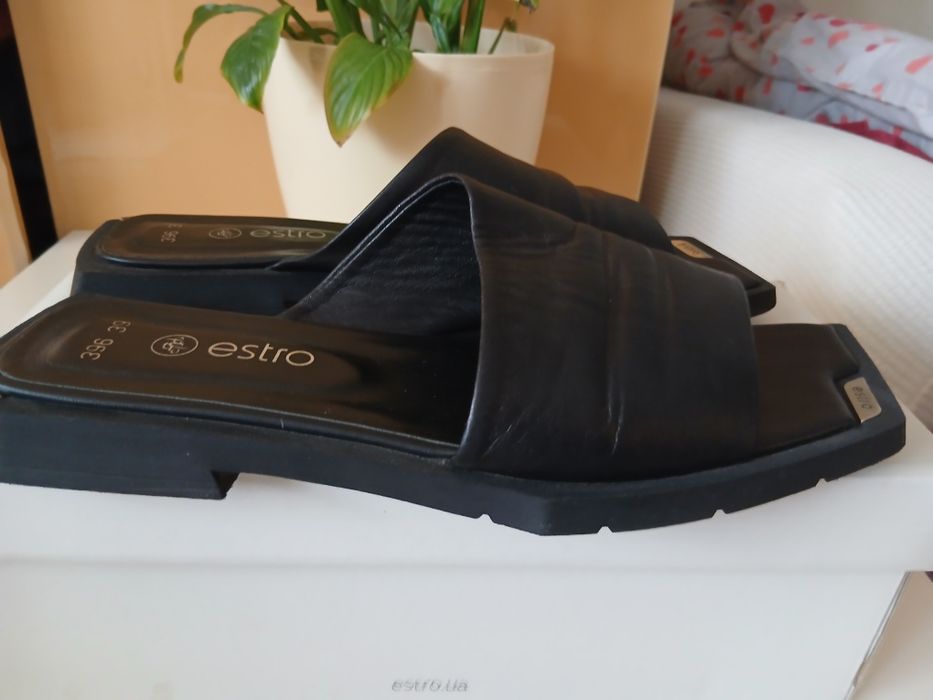 Шльопанці Estro 39