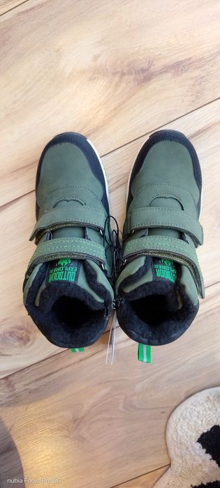 Nowe zimowe buty chłopięce