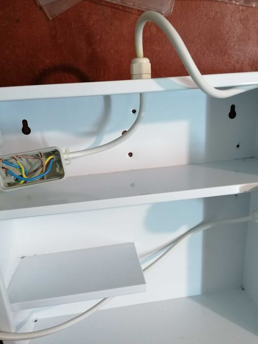 Vendo armário de WC com espelho