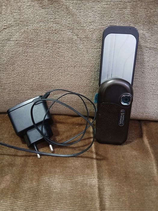 Telemovel nokia c/ carregador