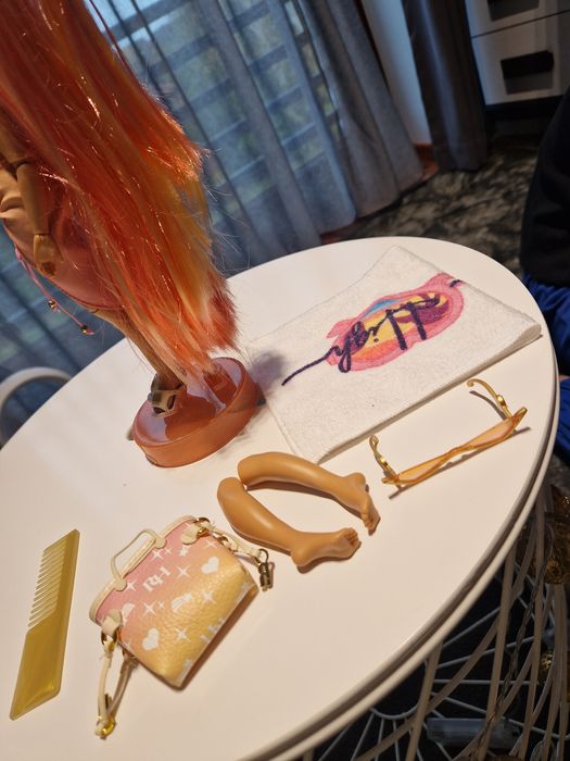 Lalka Rainbow High plażowa pomaranczowa