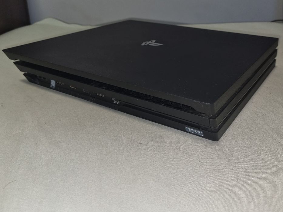 Playstation 4 PRO 1TB, ps4, pad, okablowanie