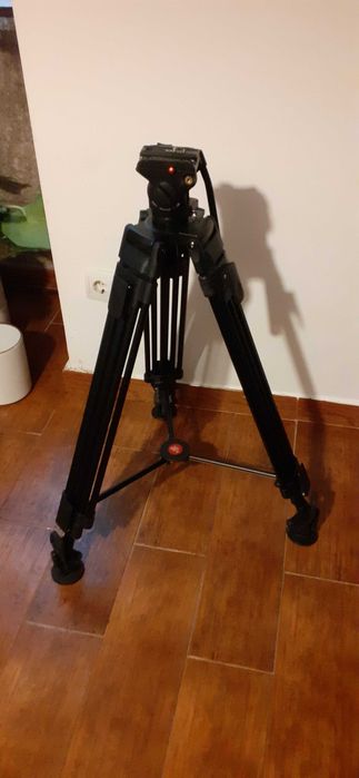 Tripé para câmara de filmar profissional Omegon