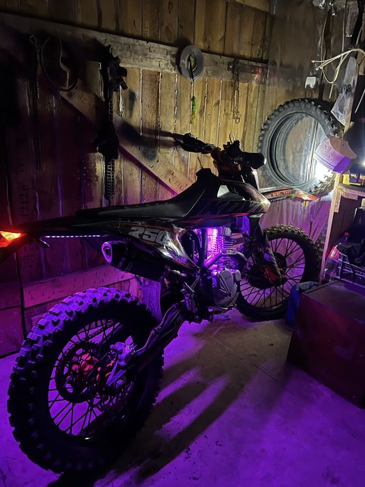 Продам кові адванс 250