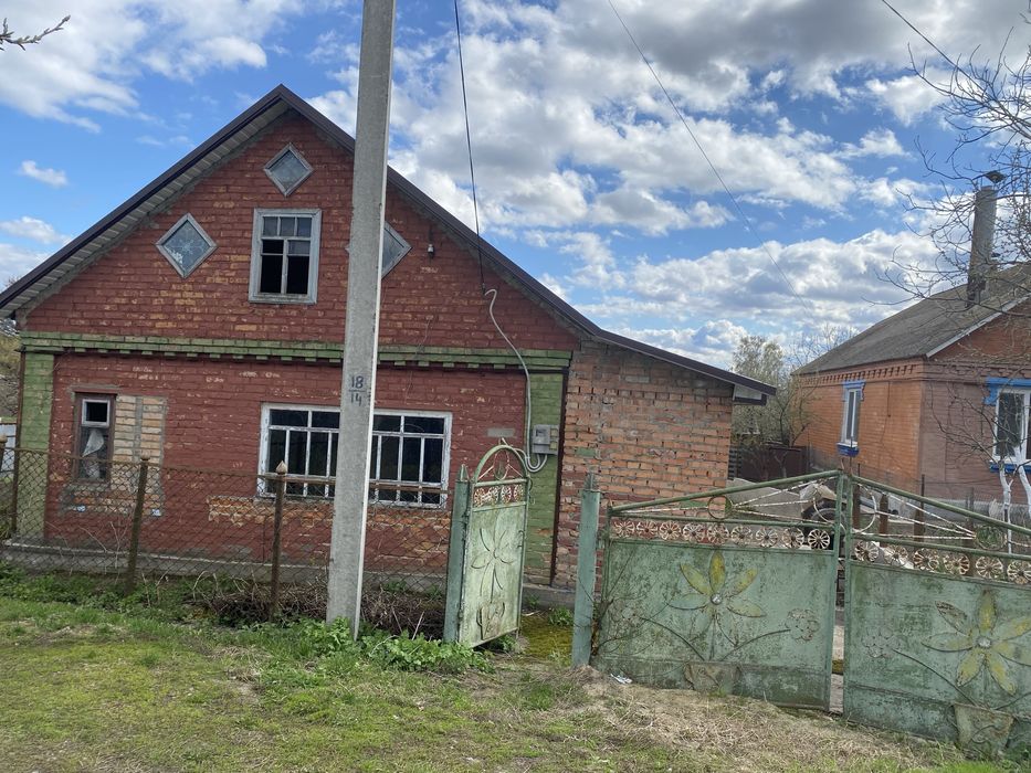 Продам дім біля річки