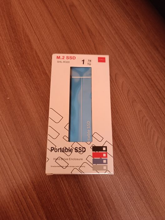 SSD накопичувач 1тб.