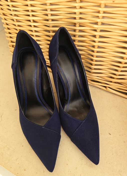 Sapatos azuis escuros
