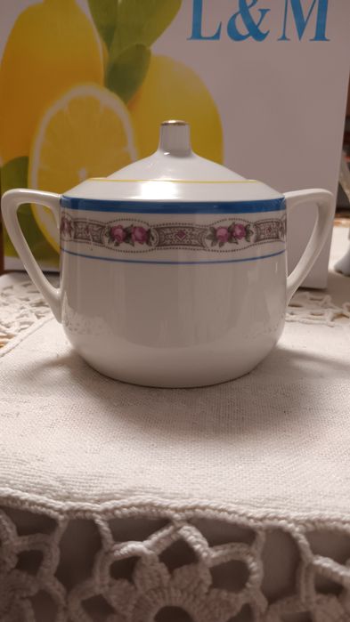 Сахарницы, молочники. Посуда фарфоровая.  Мальва.