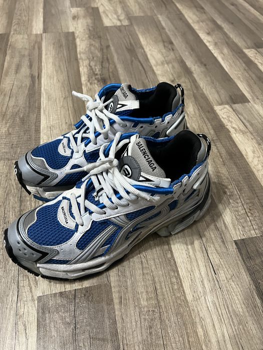 balenciaga runner 42
