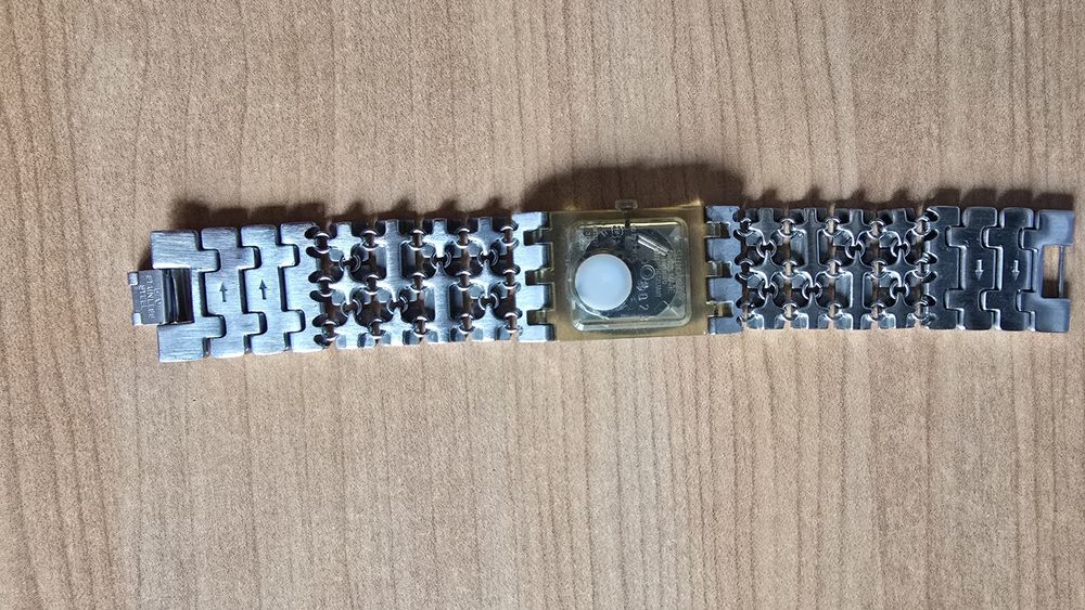 Relógio Swatch prateado