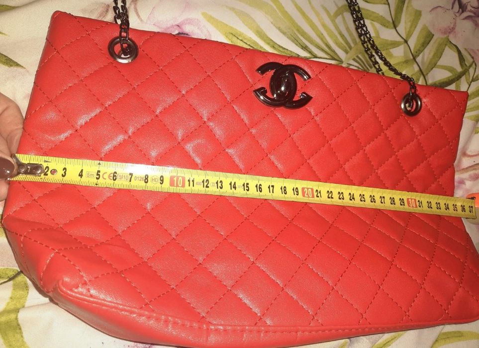 Torebka pikowana z łańcuszkiem