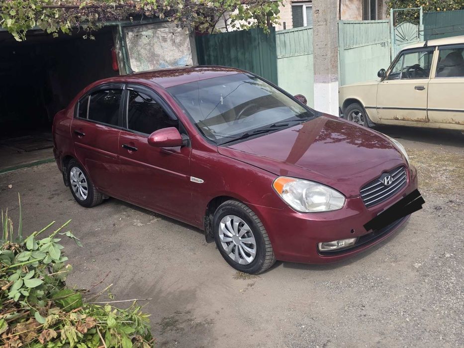 Продам HYUNDAI ACCENT газ-бензин. 2007год. Возможен обмен.