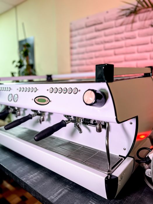 Кавоварка lamarzocco gb5 av3