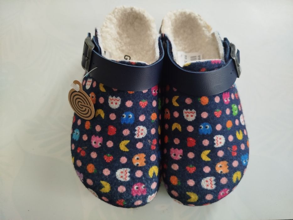 Chinelos/socas da Genuins novos 32