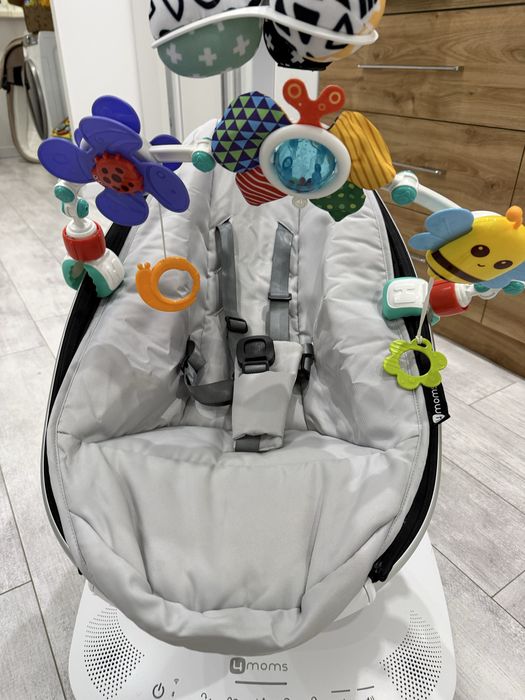 Продам заколисуючий центр 4moms MamaRoo 5.0