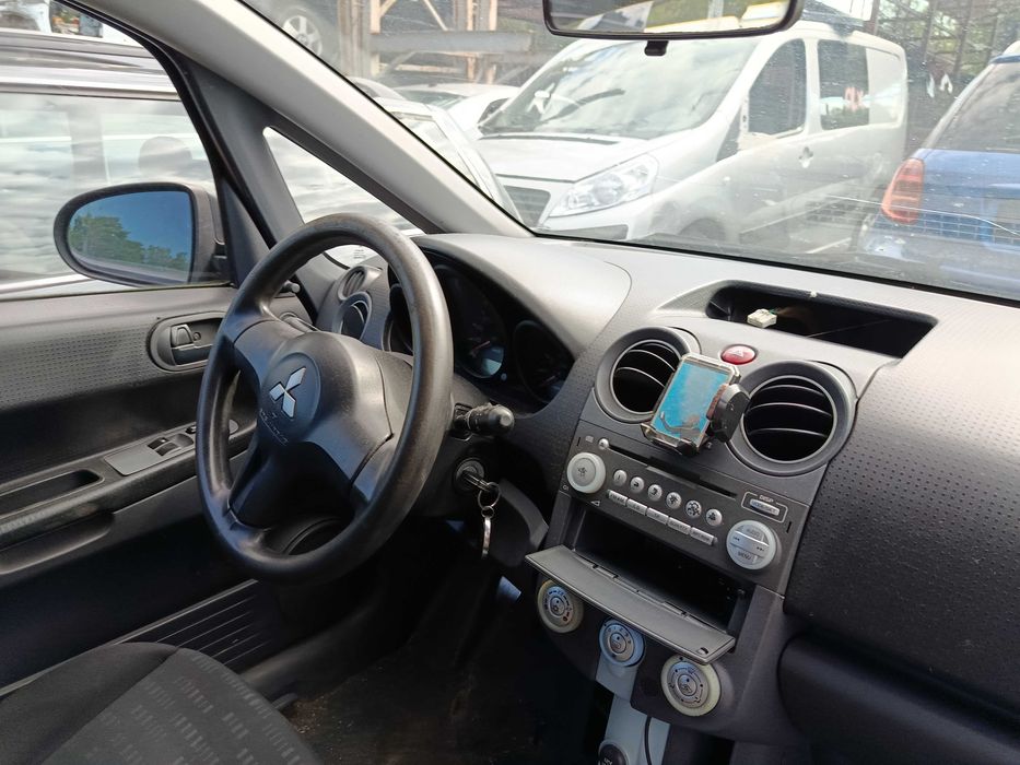 Mitsubishi Colt CZ3 1.3b 2005r NA CZĘŚCI