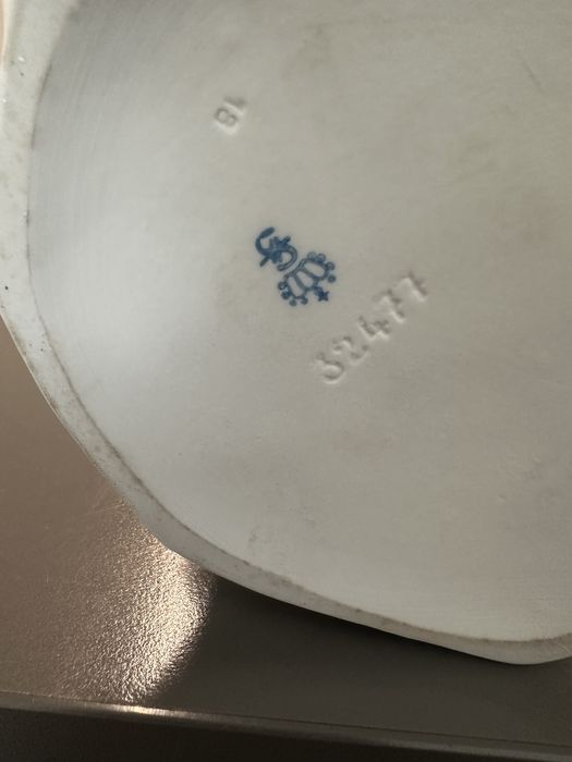 Escultura ou estatueta de porcelana ou biscuit