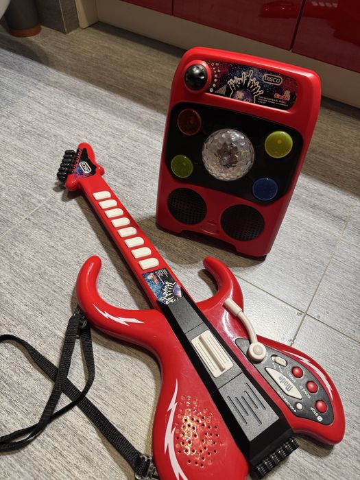 Zabawkowa gitara dla dzieci marki Simba w zestawie