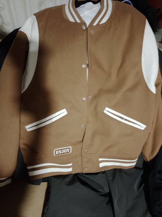 Куртка бежева принтована