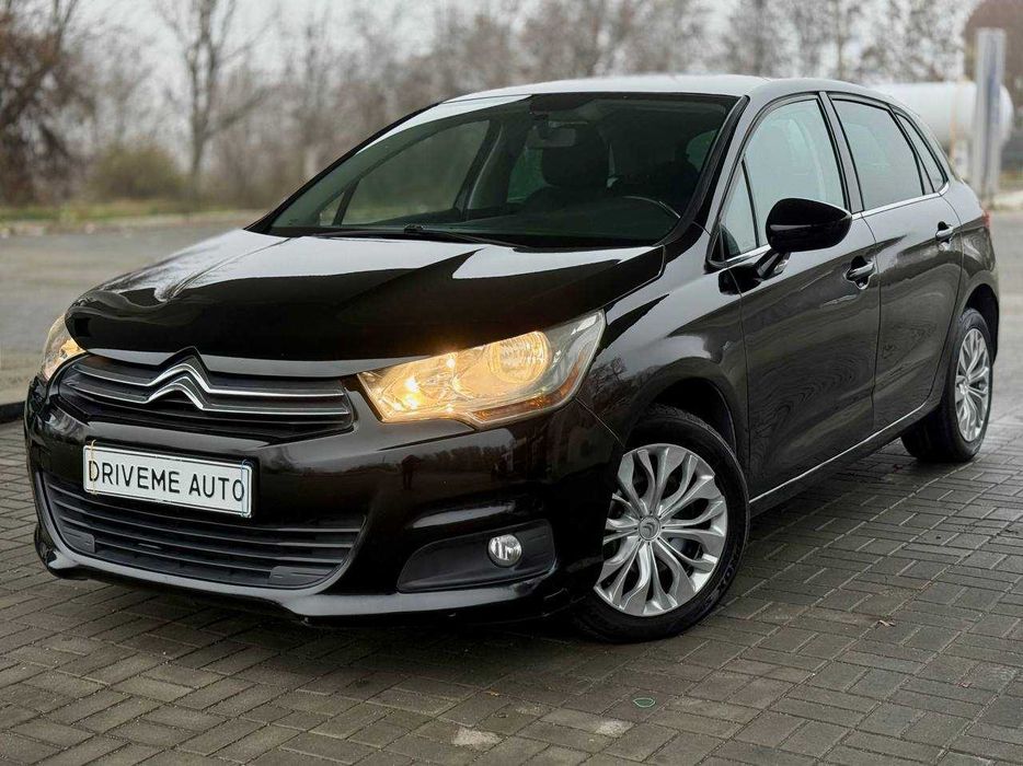 Citroen C4 Official 2011