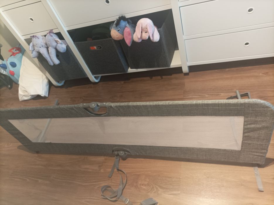 Protetor de cama bebe  marca Hauck como novo