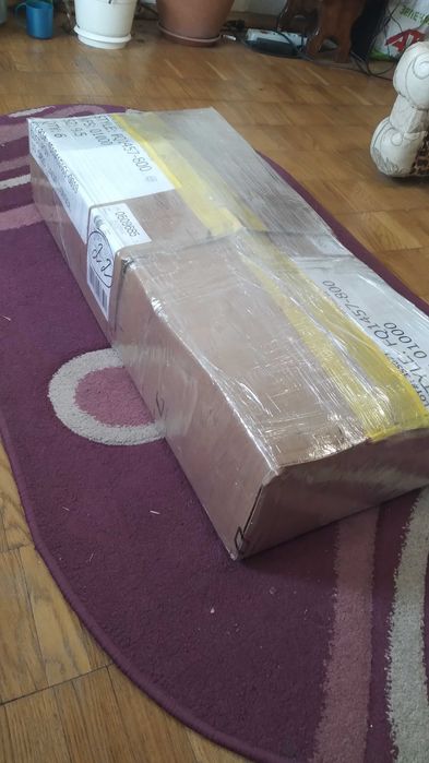 Колонки на стійках LG
