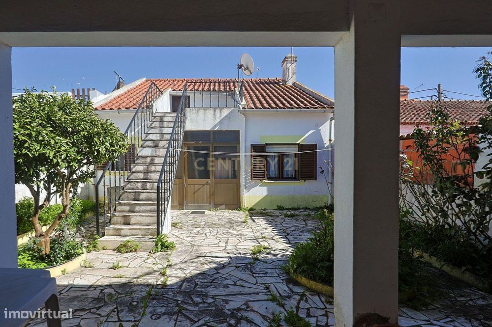 Moradia T3 com espaço exterior em Évora