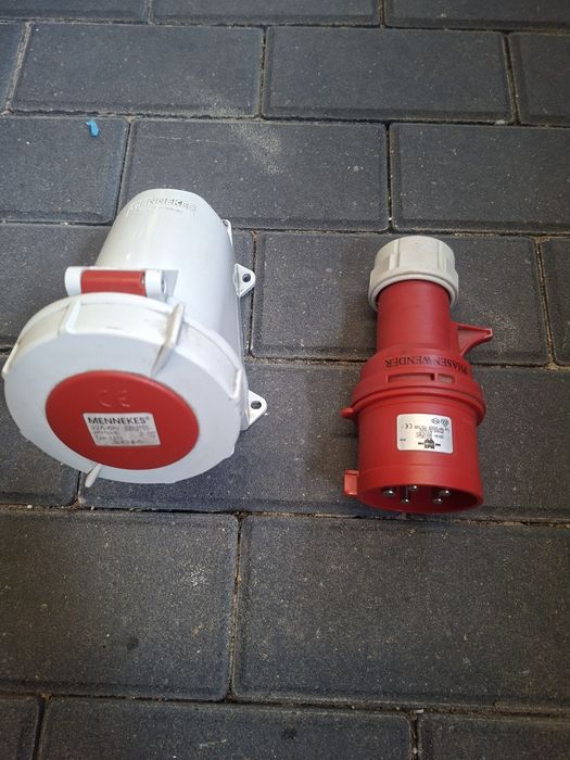 Gniazdo siłowe Mennekes 32A IP67, wtyczka siłowa 32A ze zwrotnicą faz Würth