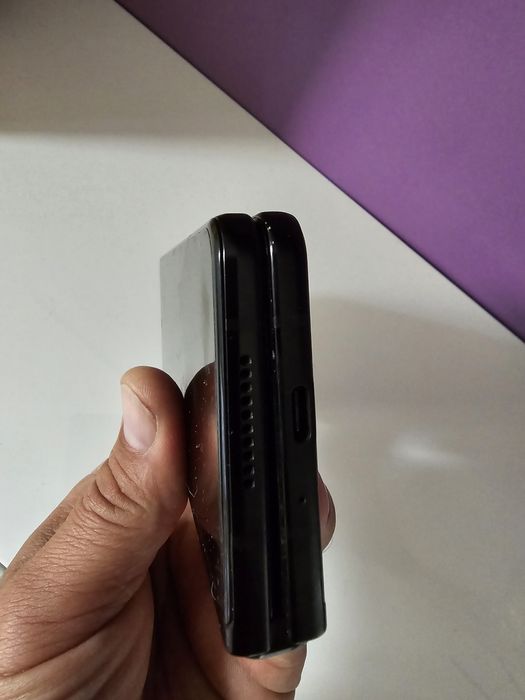 Samsung Z fold 3