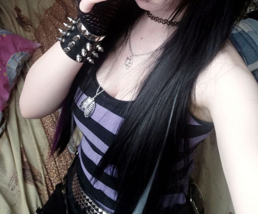 Емо майка фіолетова