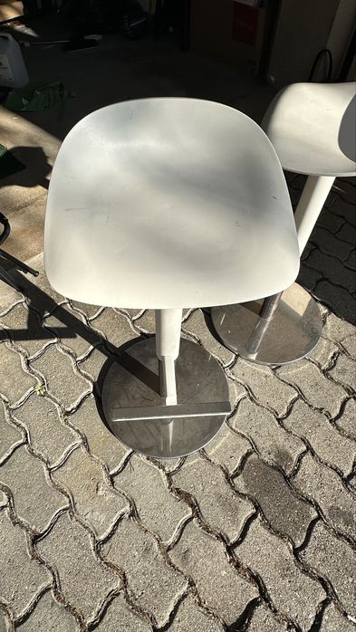 Bancos Altos brancos