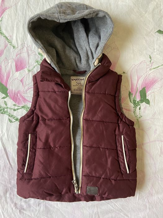 Безрукавка жилетка