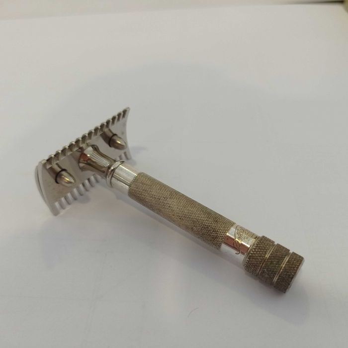 Safety razor Rotbart Mond Extra
