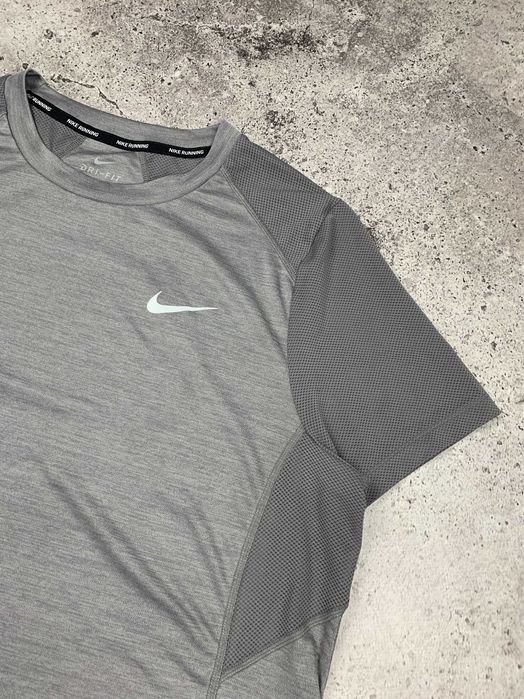 Жіноча термо футболка для занять спортом Nike Miller Dri-fit L