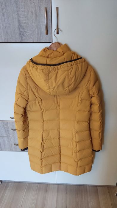 Пуховик жіночий.