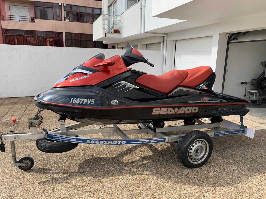 Mota de Água Sea-Doo RXT 215 (2007) – Potência e Diversão Garantida!