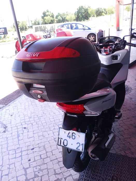 Honda PCX Branca 2017