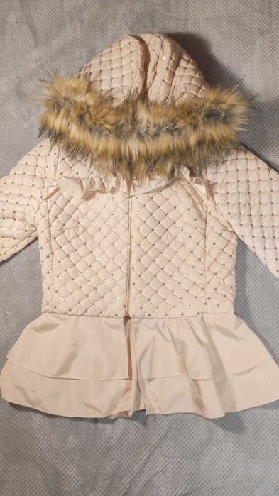Casaco acolchoado beje com lantejoulas