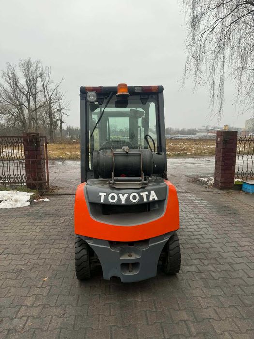 Wózek widłowy TOYOTA 02-8FGF20 2000KG LPG 4.3m 2013r 7500mth