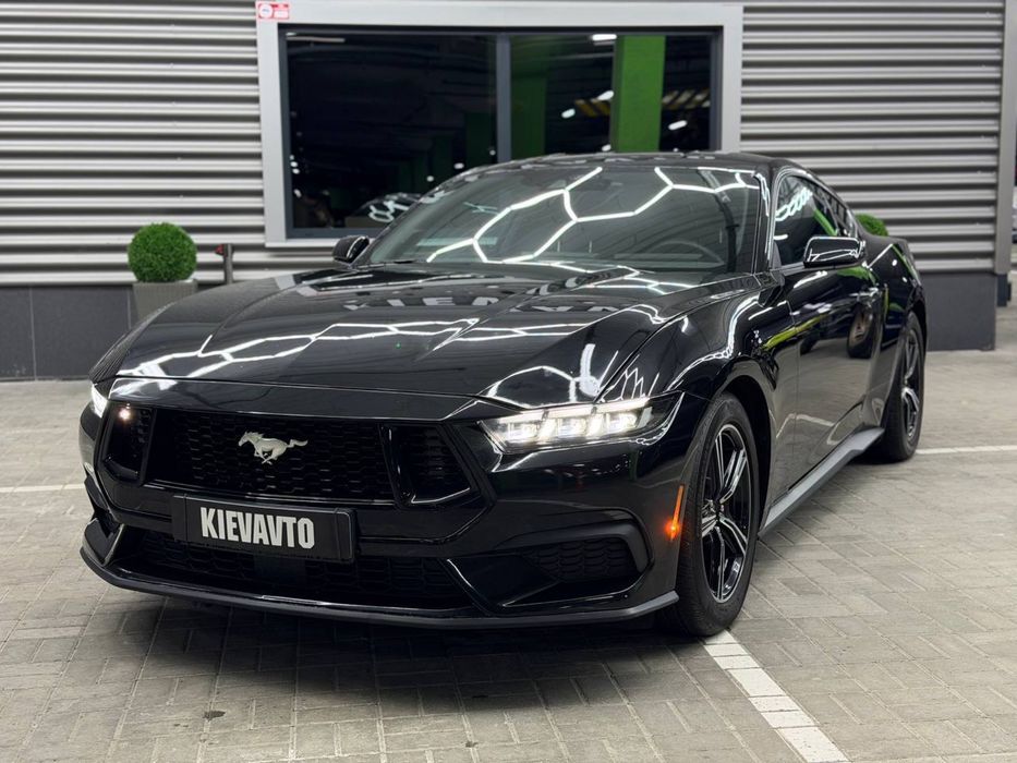 Ford Mustang 2023, 2.3 бензин