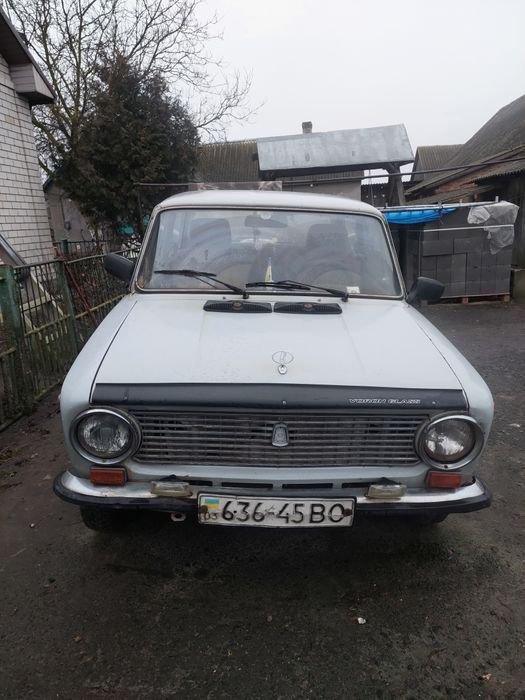 Автомобіль жигули 21011