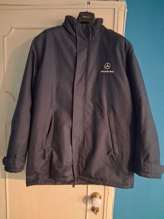 Casaco impermeavél e quente da Mercedes