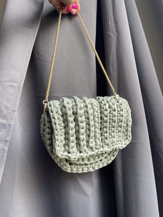 Bolsa charmosa ( FEITA A MÃO) 45€