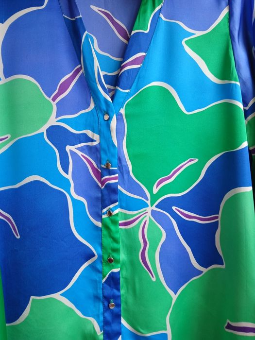 Продам блузу из  атласа Zara